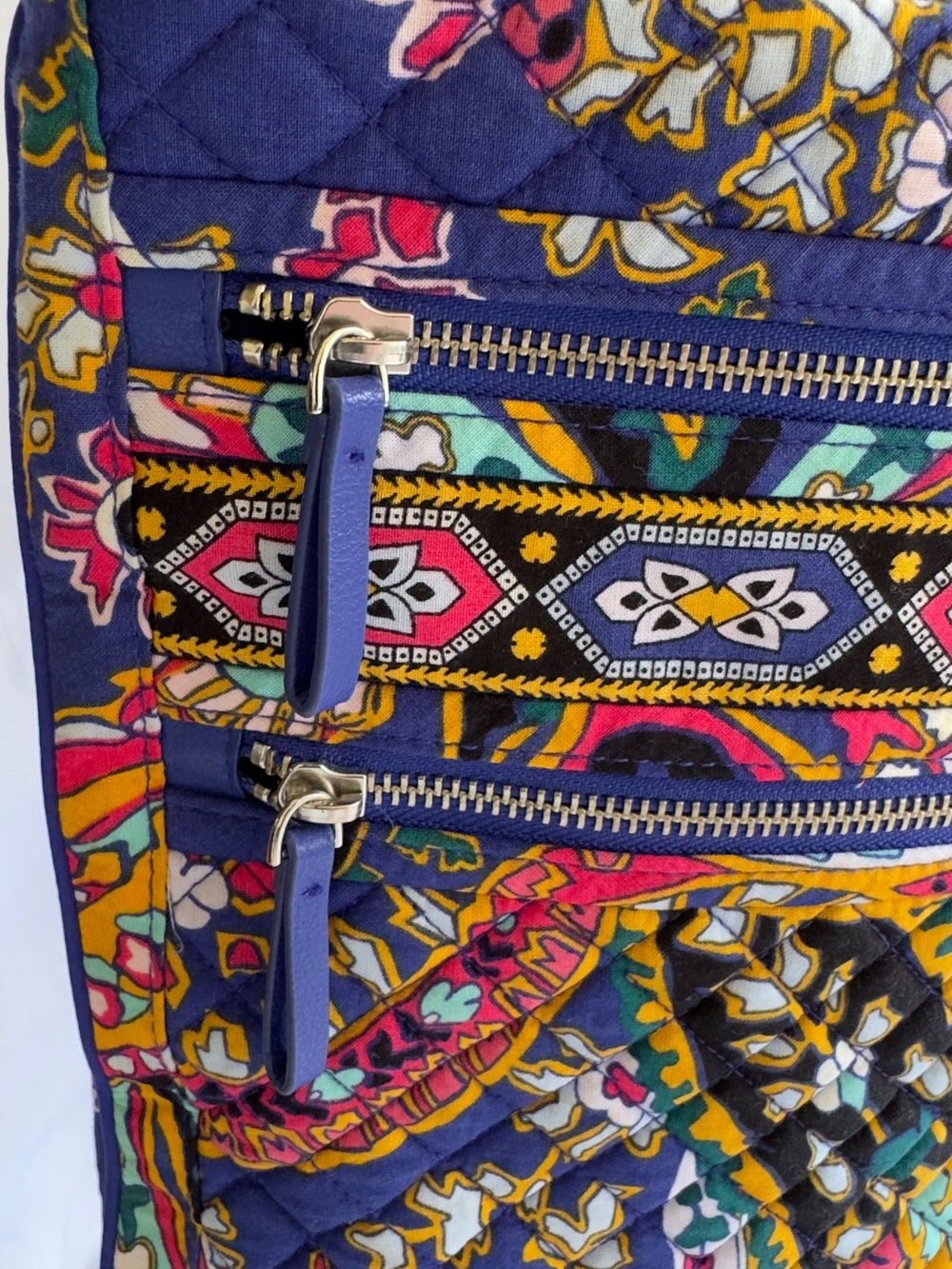 Vera Bradley Romantic Paisley Triple Zip Crossbody Bag Fall 2018 Retired NWOT - Picture 3 of 4